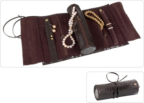Beco Jewelry Roll Claire, glossy dark brown (mat satin brown interior)