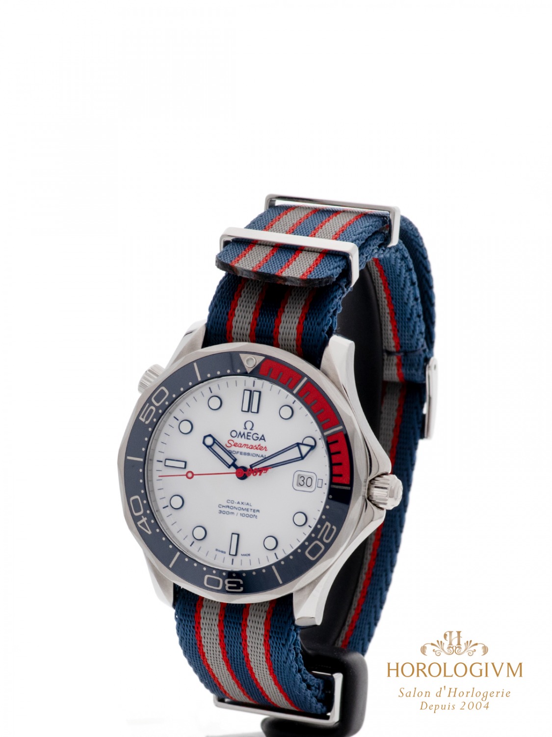 Omega Seamaster Diver 300m James Bond 007 Commander Edition REF. 21232412004001 watch, silver (case) and 1/4 red & 3/4 blue (bezel)